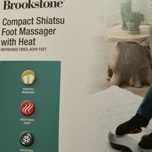 NIB Brookstone Shiatsu Foot Massager with Heat - Black and White
